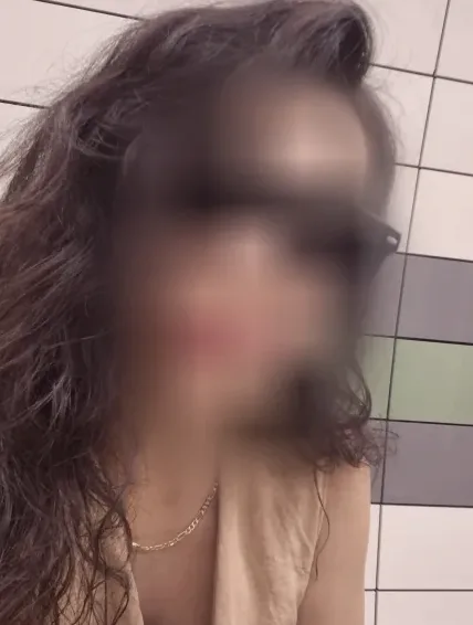 Cecilie, 36