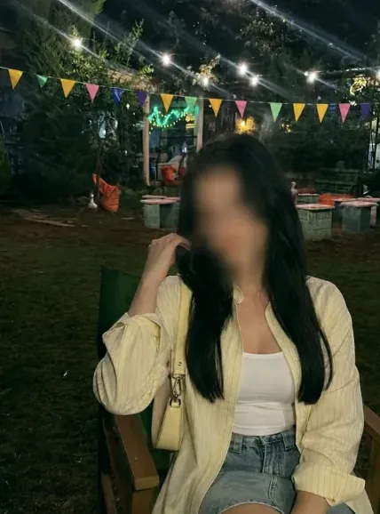 Emilie, 24