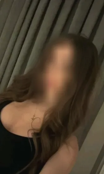 Isabella, 28