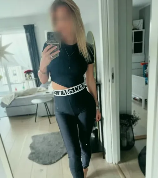 Marianne, 32